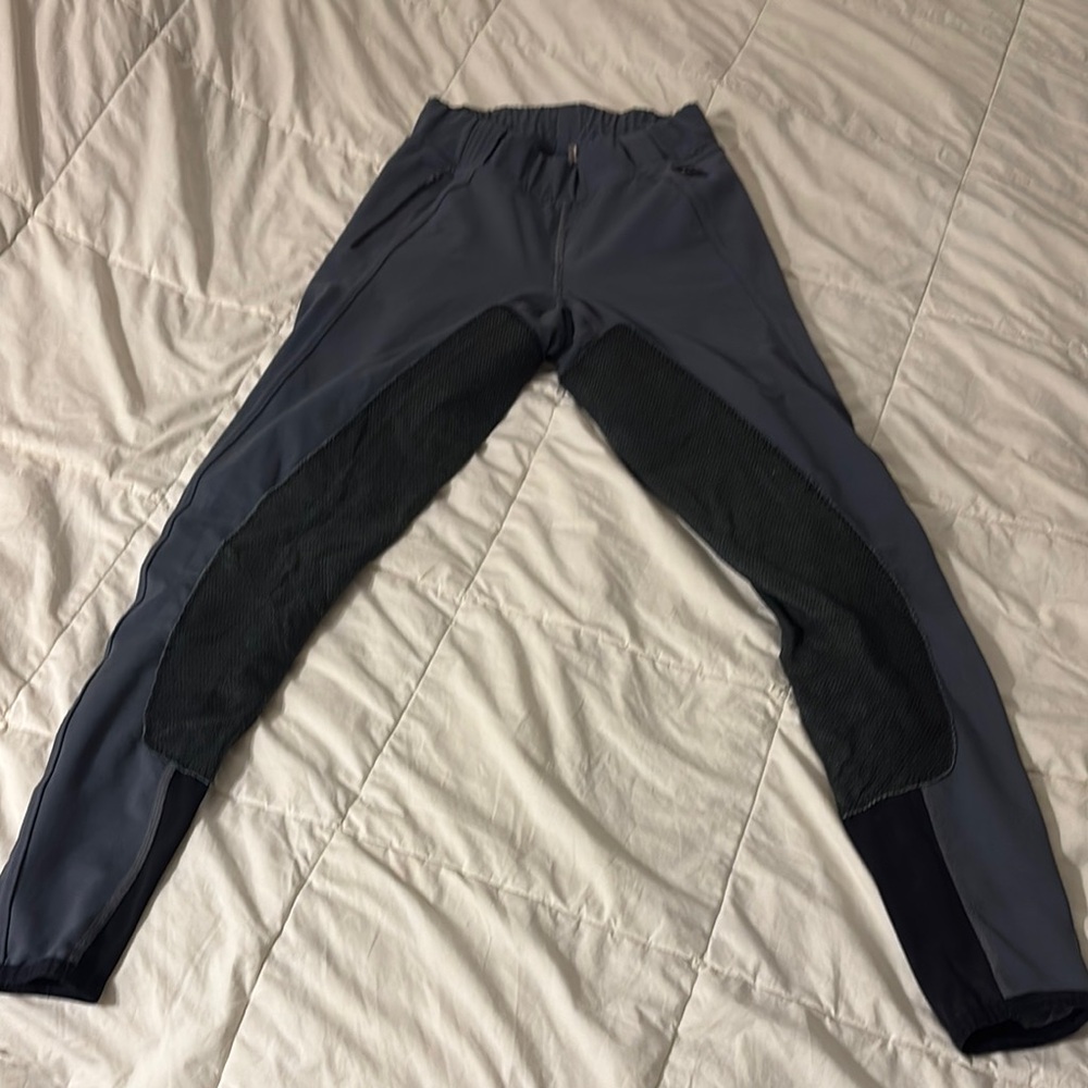 FITS brand schooling tight. Size small